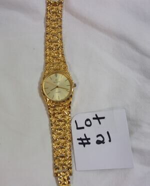 VINTAGE ELGIN FND 01 012 QUARTZ WATCH-RUNS